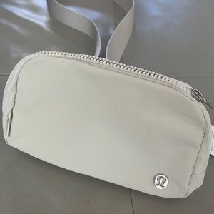 Lululemon Everywhere Belt Bag EBB White Opal NWT
